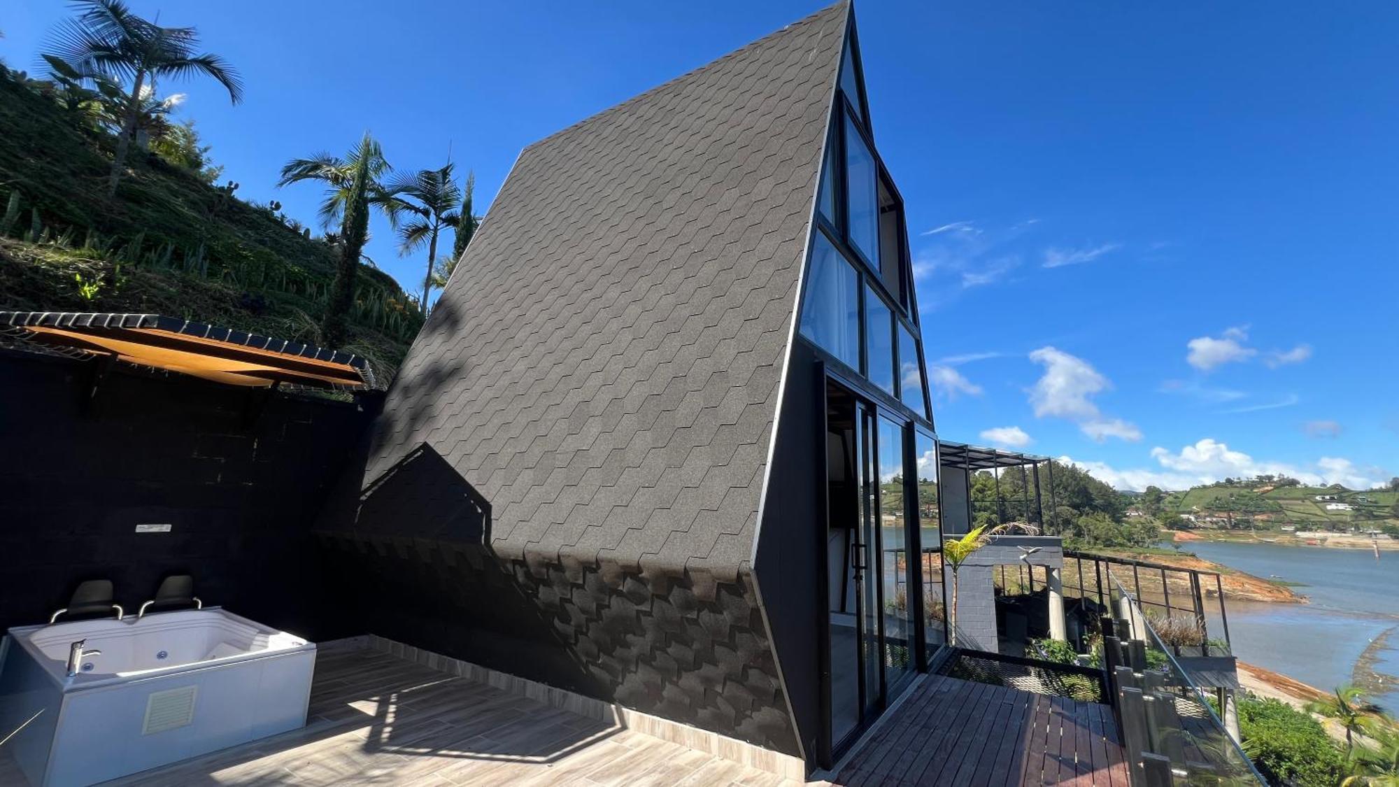 Viajero Guatape Hostel & Lake Club Bagian luar foto