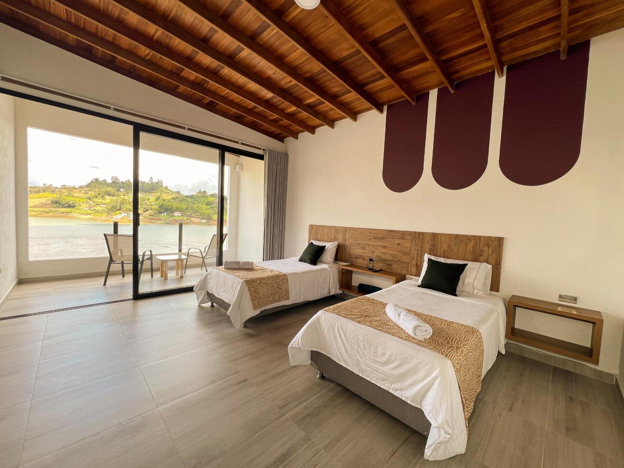Viajero Guatape Hostel & Lake Club Bagian luar foto