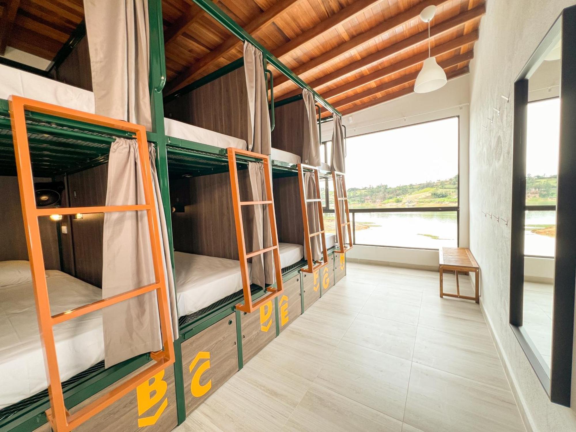 Viajero Guatape Hostel & Lake Club Bagian luar foto