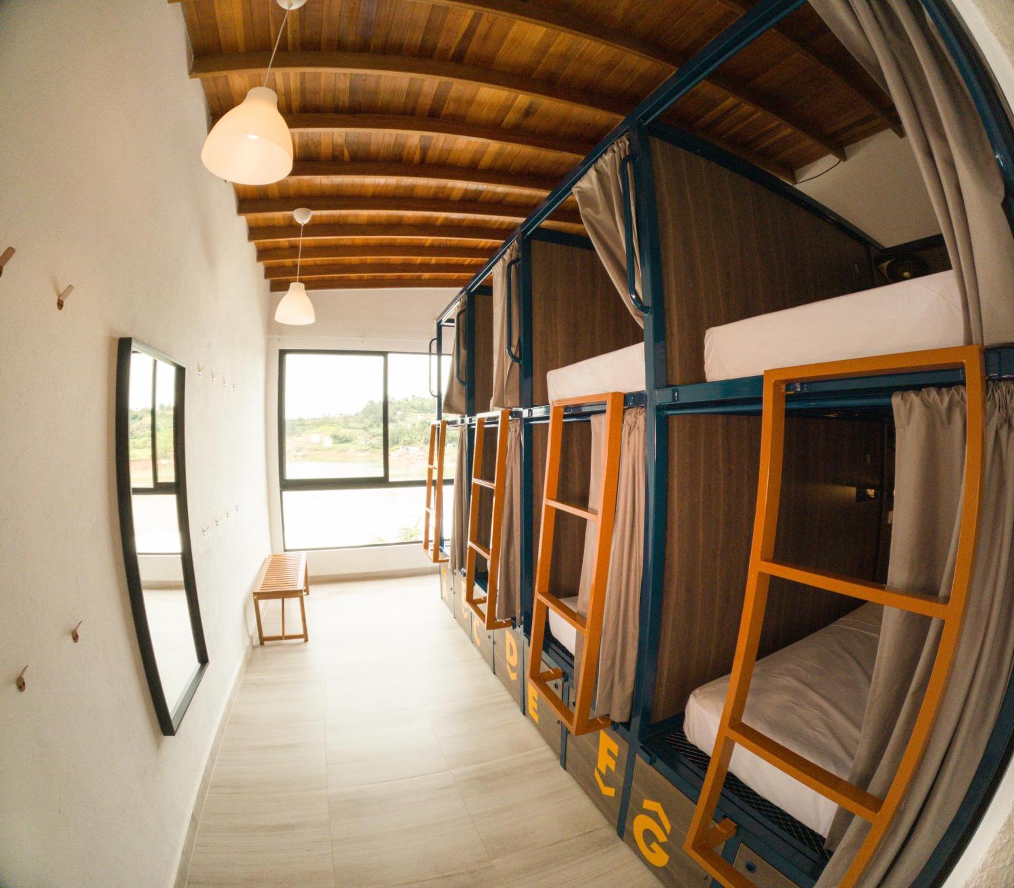 Viajero Guatape Hostel & Lake Club Bagian luar foto